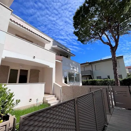 Bilo Giacomo A 150 M Dal Mare アパート